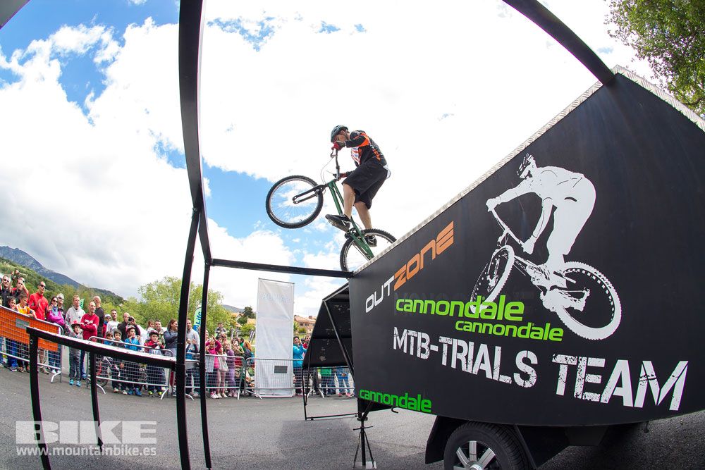 Zona Expo y exhibiciones Test The Best 2014-1