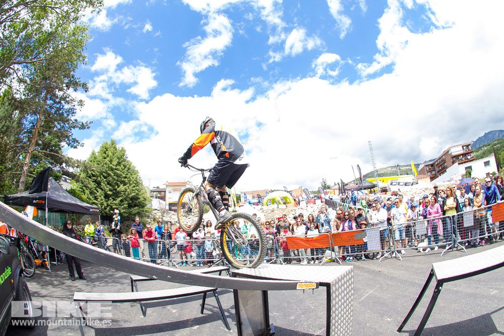 Zona Expo y exhibiciones Test The Best 2014-1