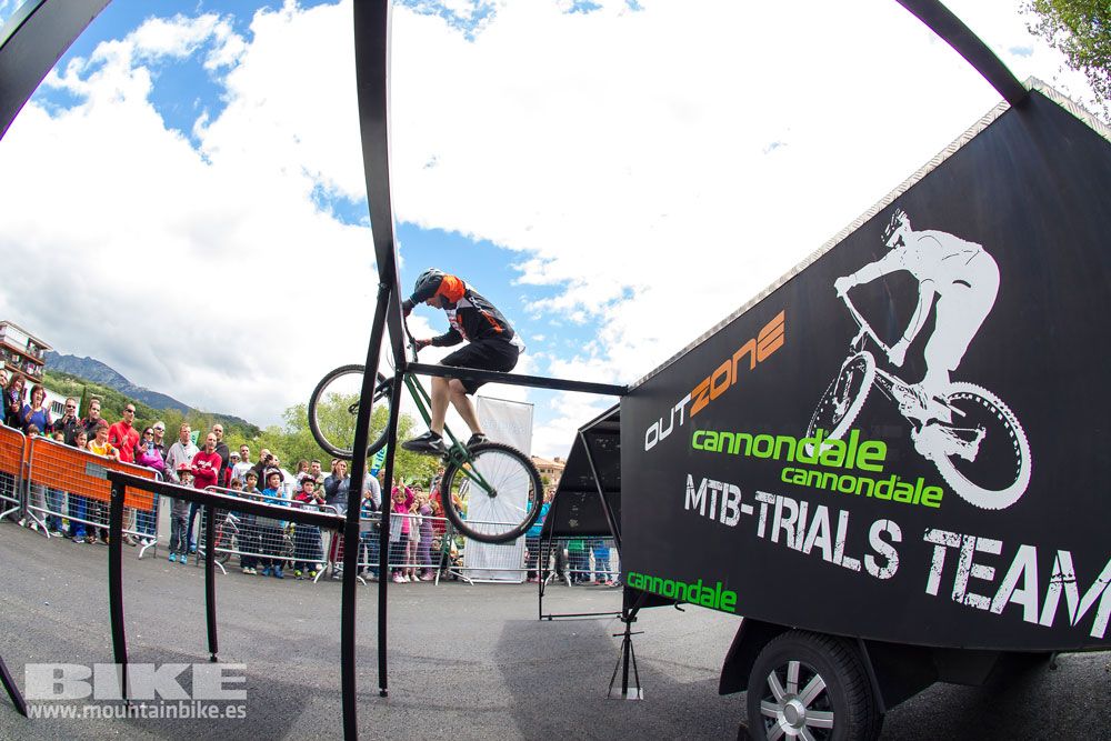 Zona Expo y exhibiciones Test The Best 2014-1