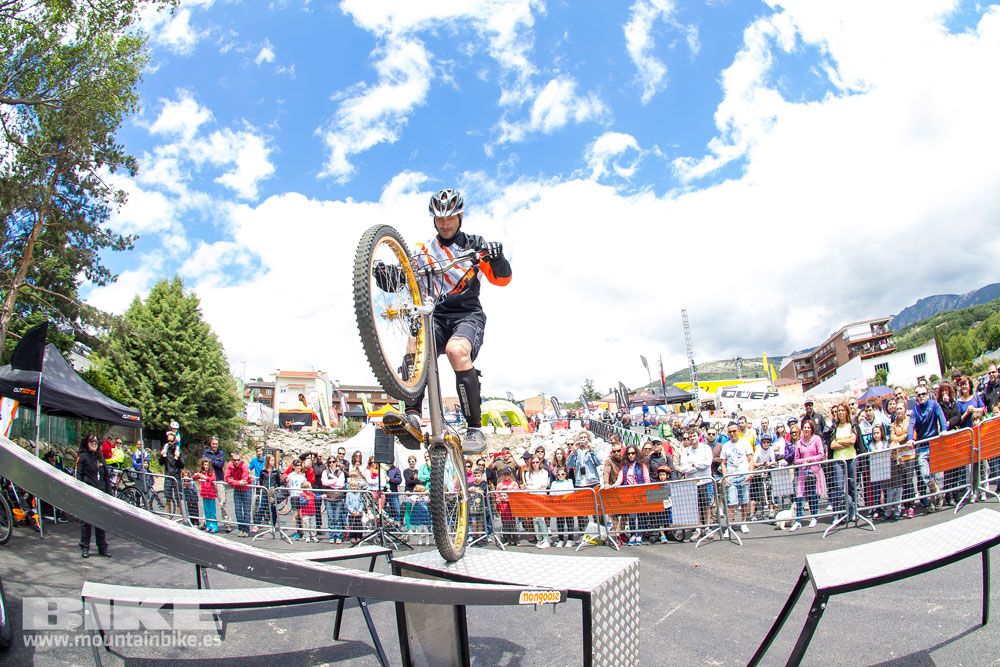 Zona Expo y exhibiciones Test The Best 2014-1