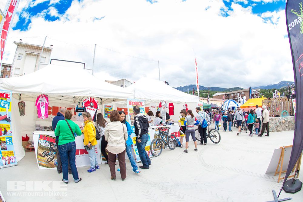 Zona Expo y exhibiciones Test The Best 2014-1