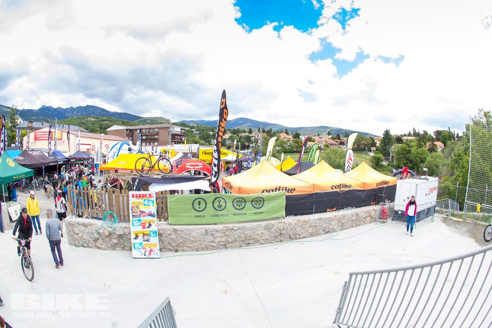 Zona Expo y exhibiciones Test The Best 2014-1