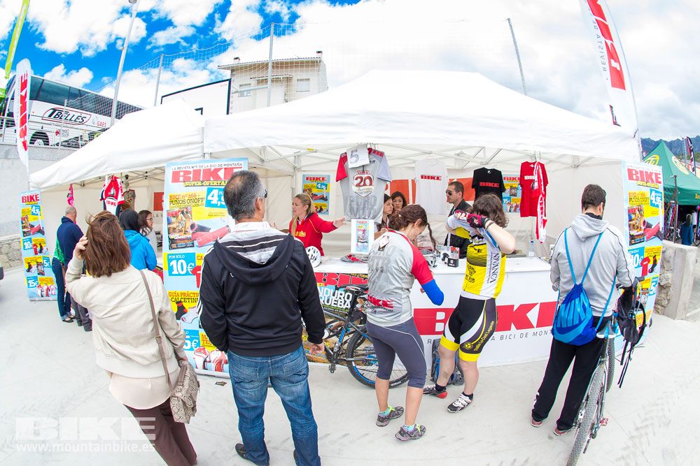 Zona Expo y exhibiciones Test The Best 2014-1