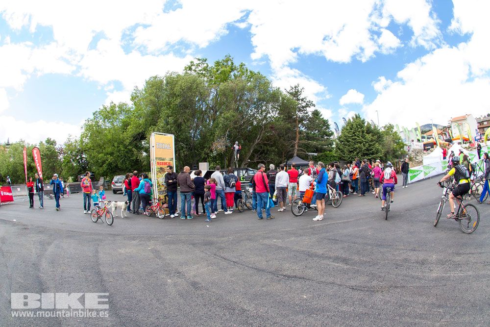 Zona Expo y exhibiciones Test The Best 2014-1