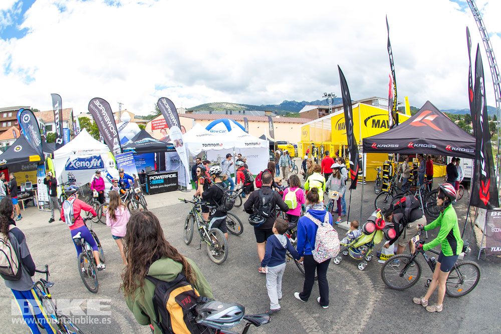 Zona Expo y exhibiciones Test The Best 2014-1