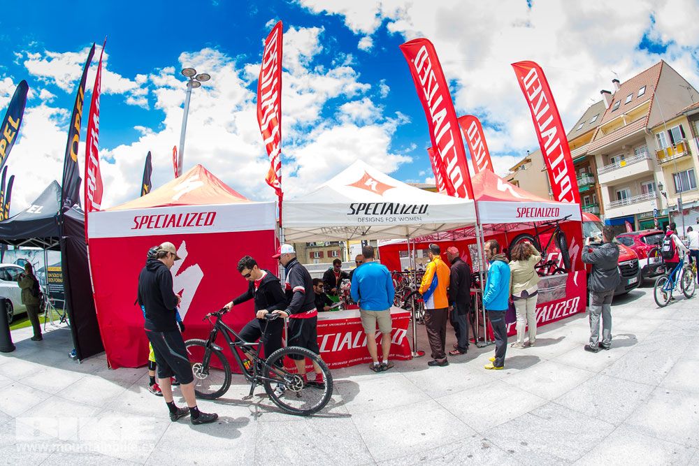 Zona Expo y exhibiciones Test The Best 2014-1