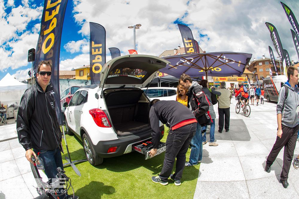 Zona Expo y exhibiciones Test The Best 2014-1