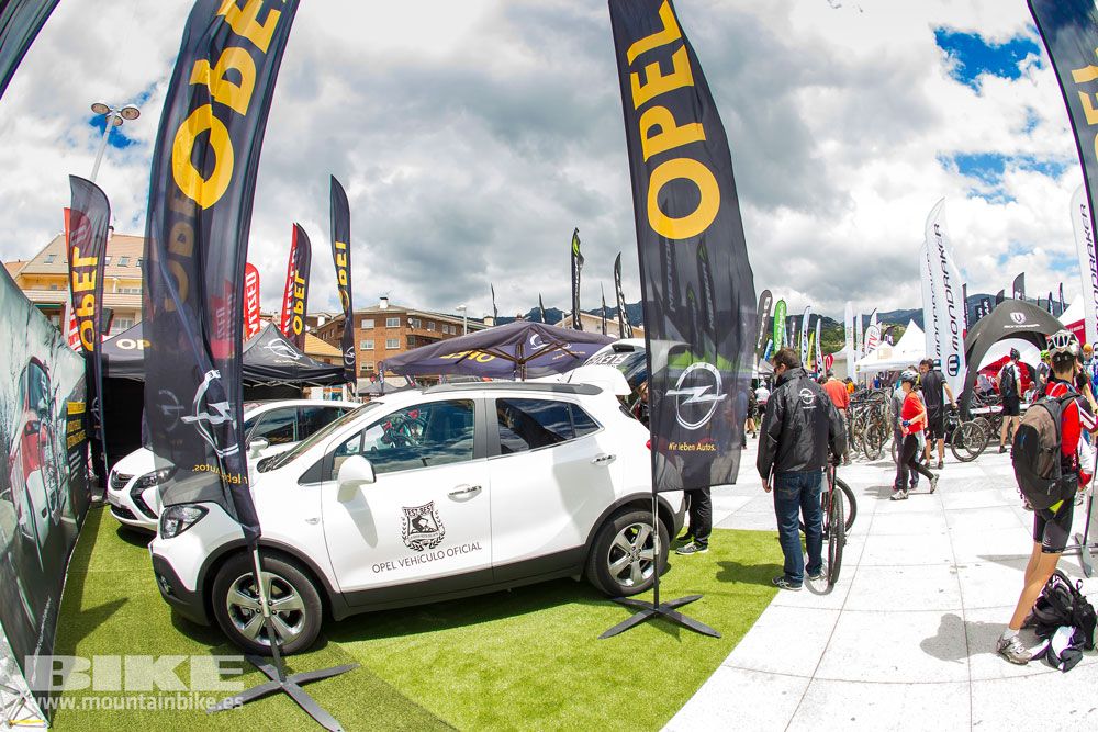 Zona Expo y exhibiciones Test The Best 2014-1