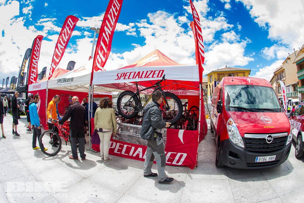 Zona Expo y exhibiciones Test The Best 2014-1