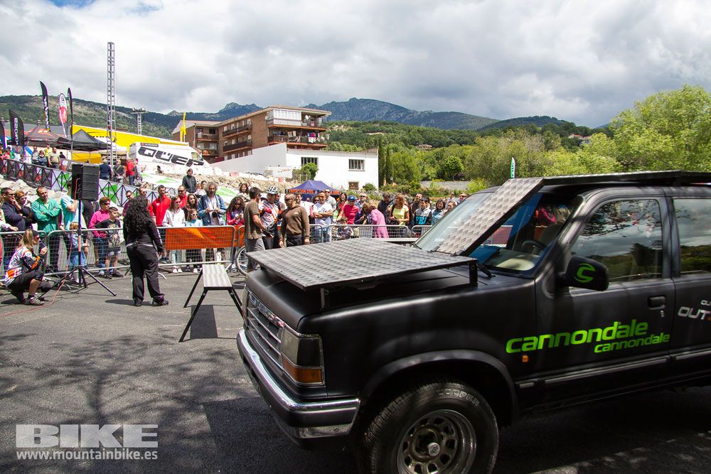 Zona Expo y exhibiciones Test The Best 2014-1