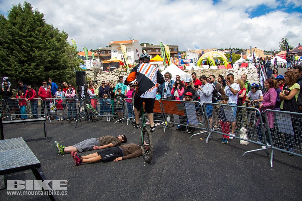 Zona Expo y exhibiciones Test The Best 2014-1