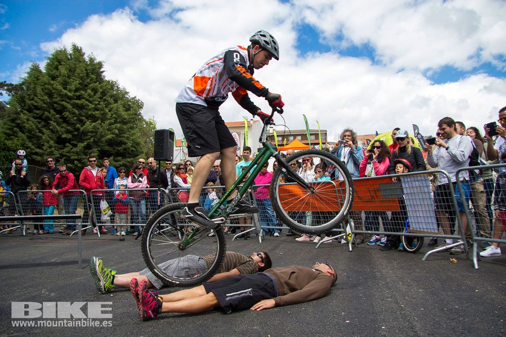 Zona Expo y exhibiciones Test The Best 2014-1