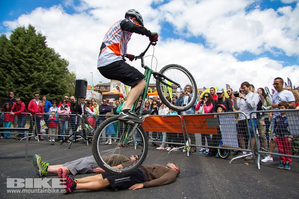 Zona Expo y exhibiciones Test The Best 2014-1