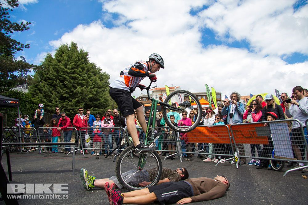 Zona Expo y exhibiciones Test The Best 2014-1