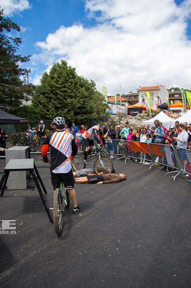 Zona Expo y exhibiciones Test The Best 2014-1