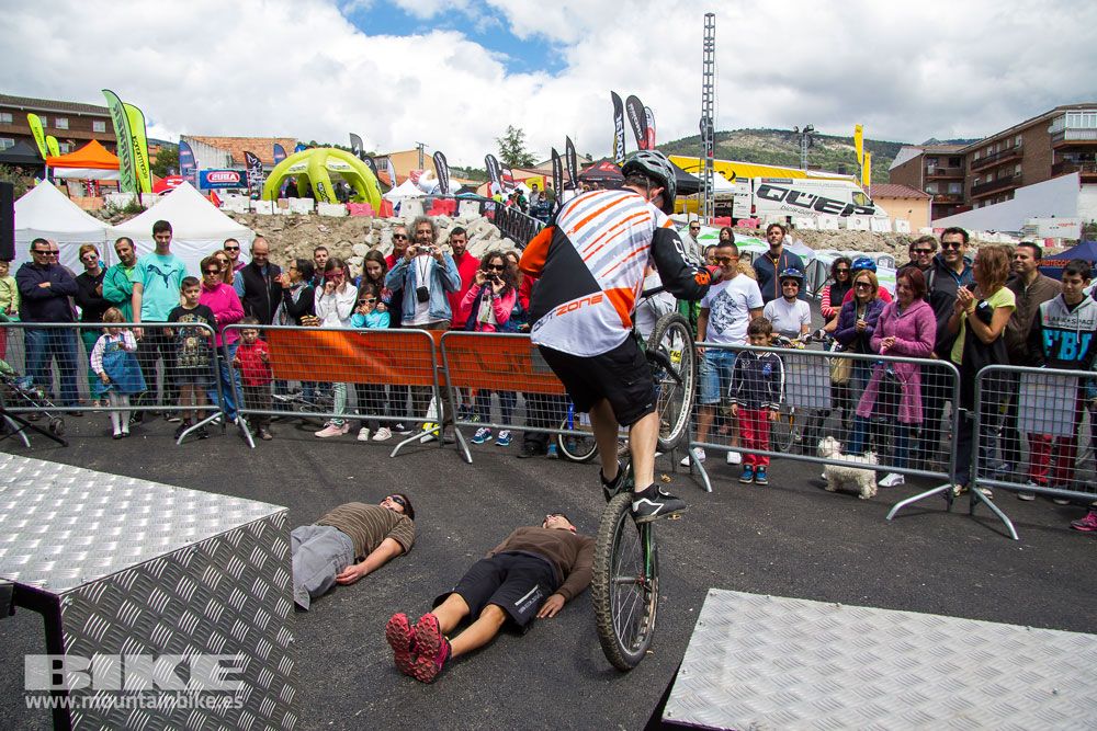 Zona Expo y exhibiciones Test The Best 2014-1