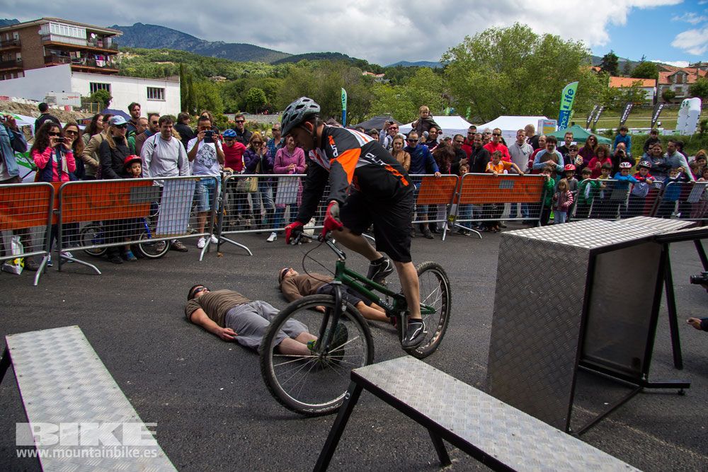 Zona Expo y exhibiciones Test The Best 2014-1