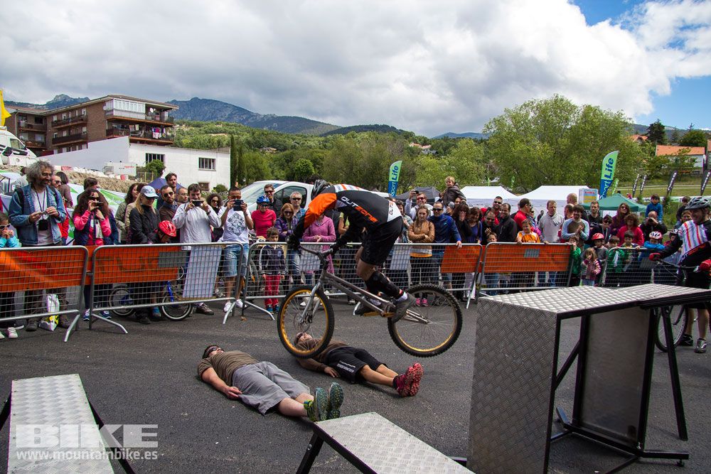 Zona Expo y exhibiciones Test The Best 2014-1