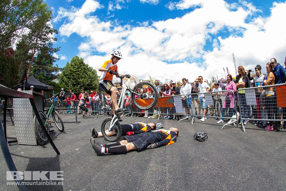 Zona Expo y exhibiciones Test The Best 2014-1
