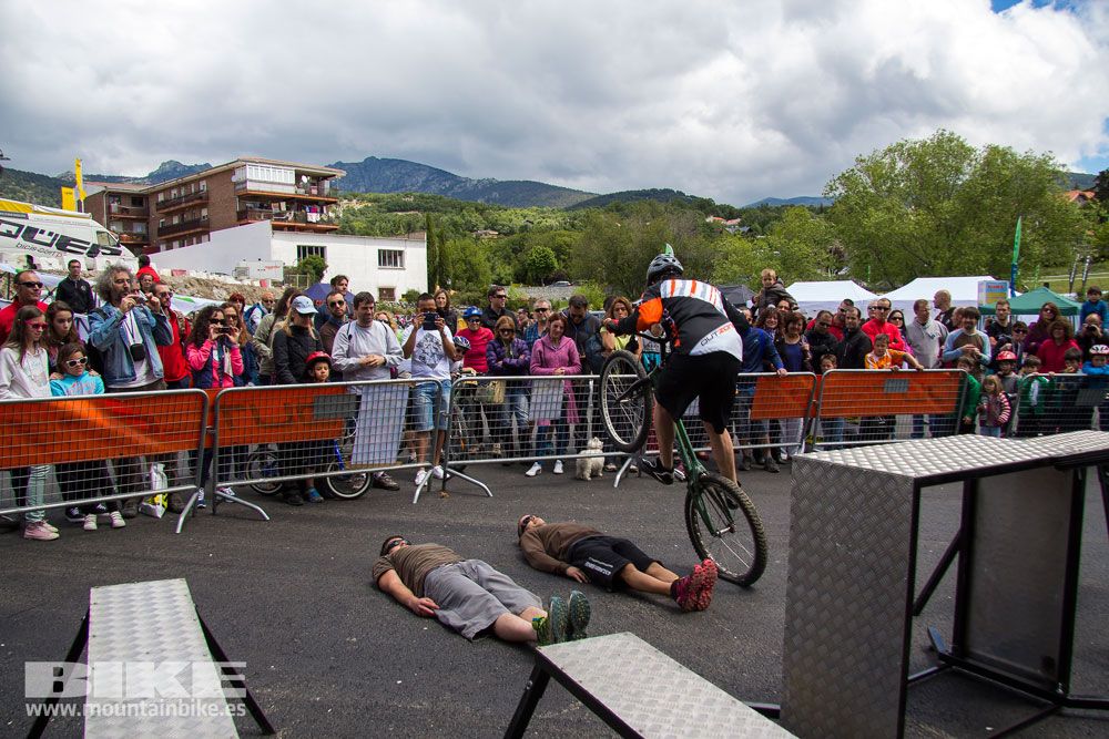 Zona Expo y exhibiciones Test The Best 2014-1