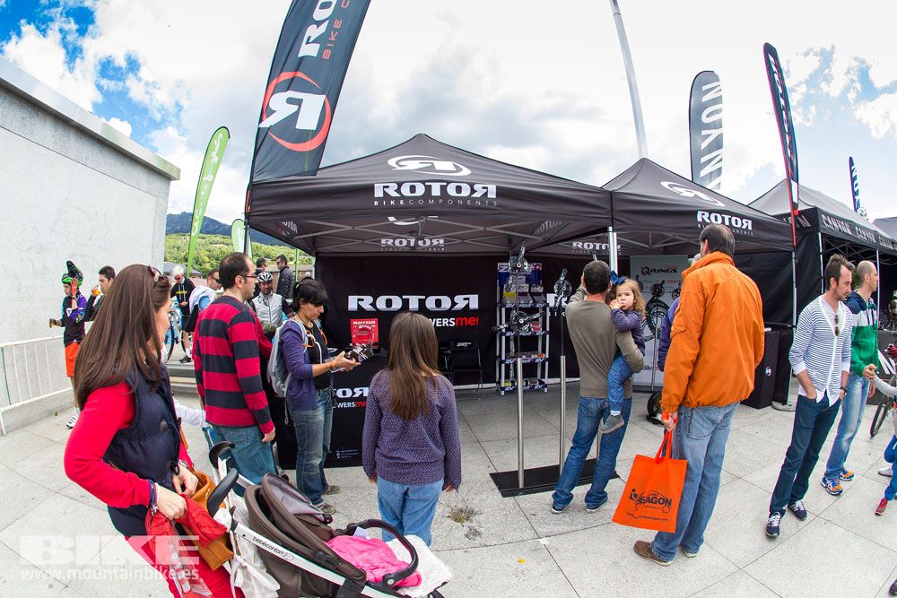 Zona Expo y exhibiciones Test The Best 2014-2