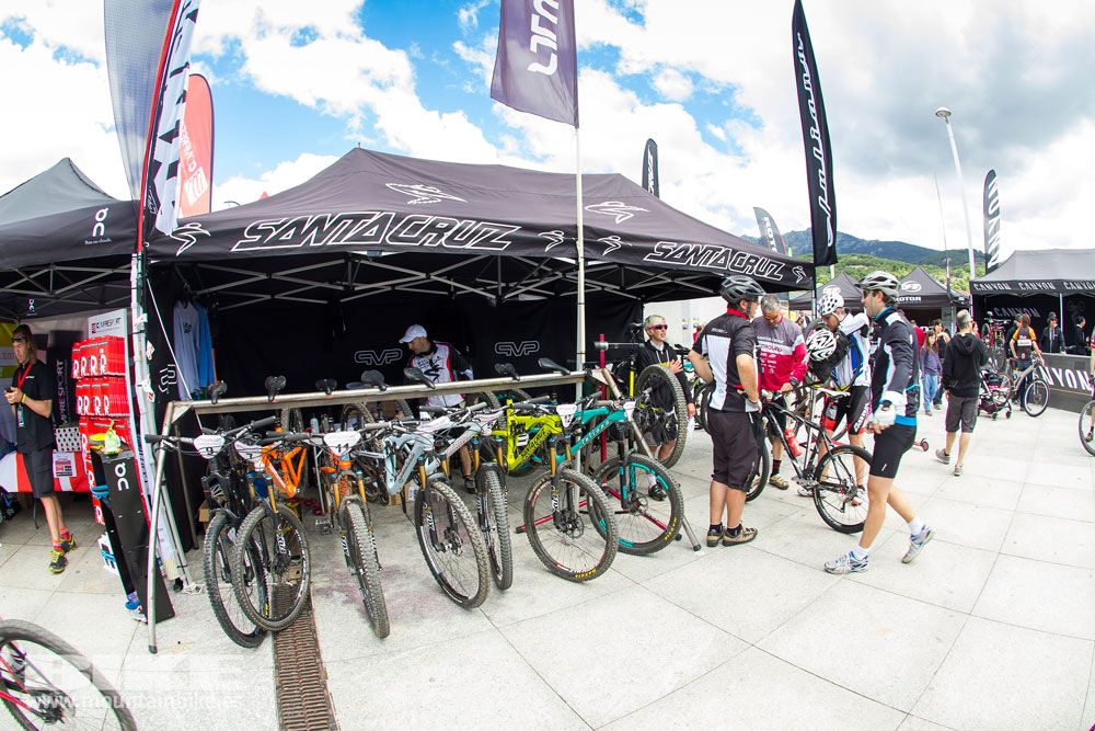 Zona Expo y exhibiciones Test The Best 2014-2