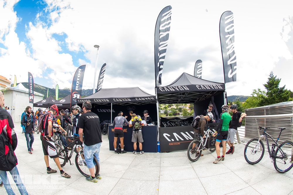 Zona Expo y exhibiciones Test The Best 2014-2