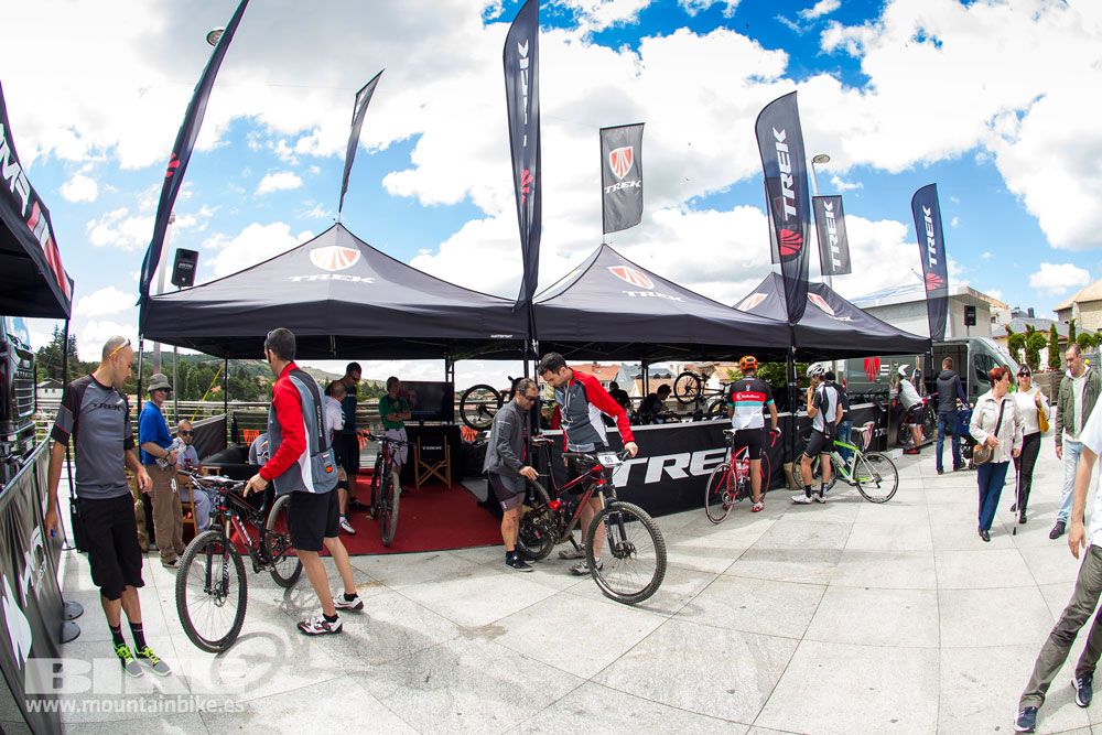 Zona Expo y exhibiciones Test The Best 2014-2