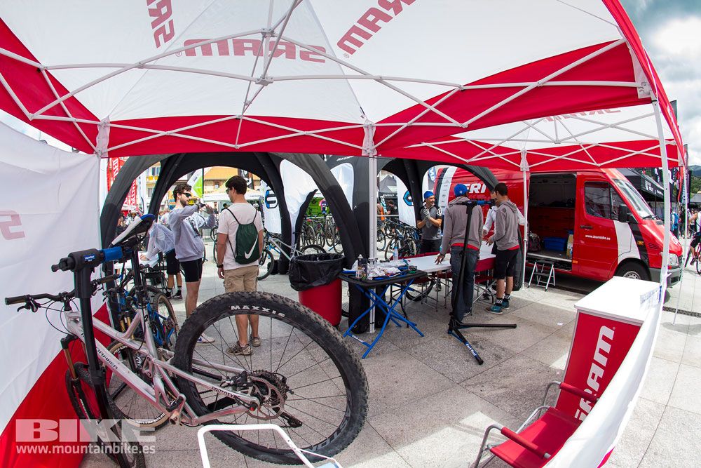 Zona Expo y exhibiciones Test The Best 2014-2