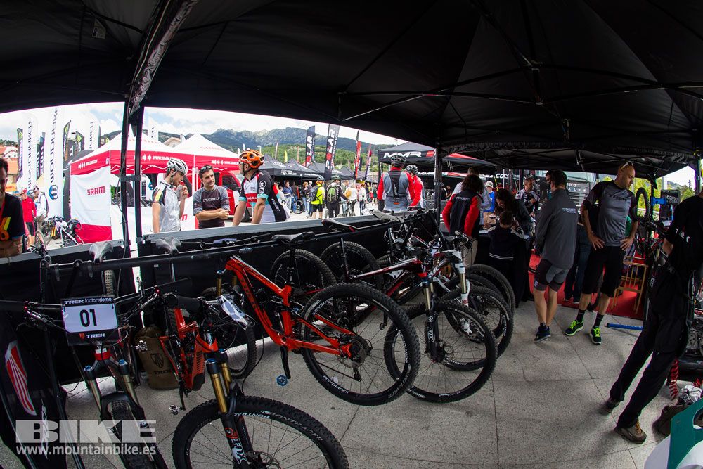 Zona Expo y exhibiciones Test The Best 2014-2