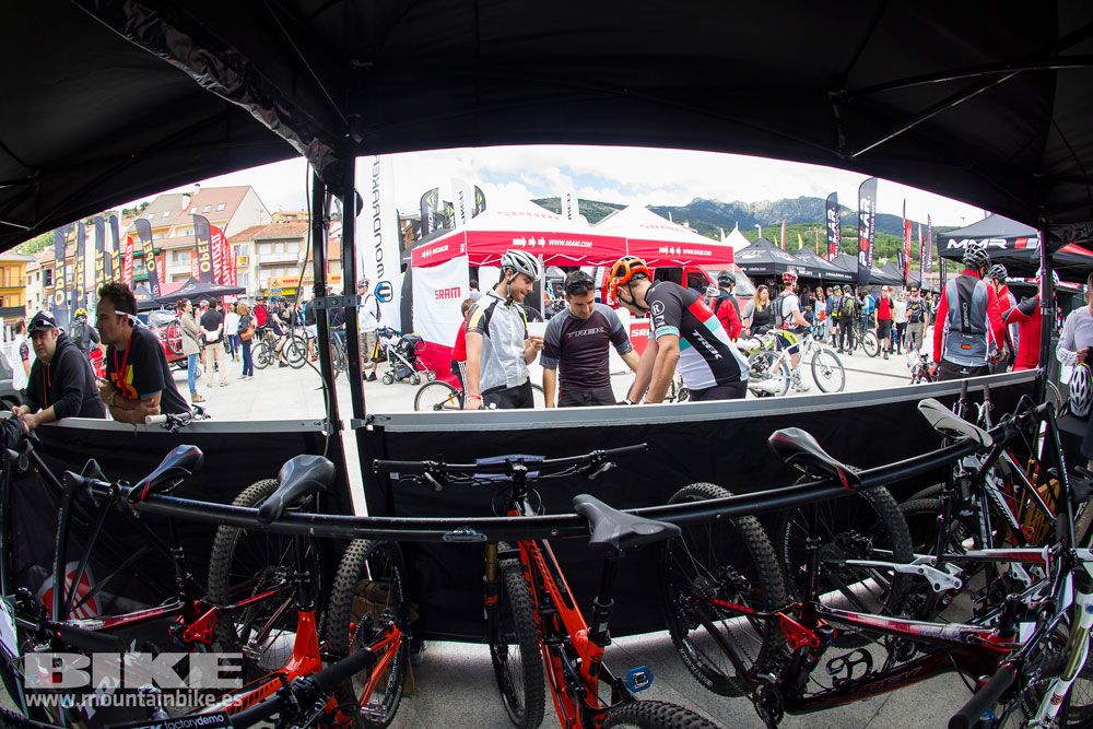Zona Expo y exhibiciones Test The Best 2014-2
