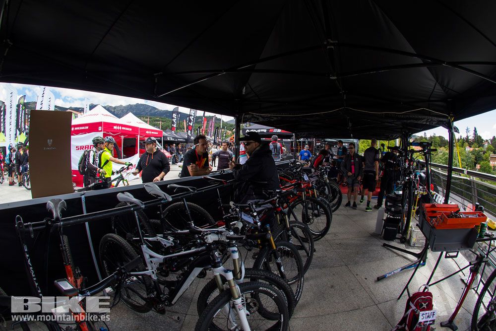 Zona Expo y exhibiciones Test The Best 2014-2
