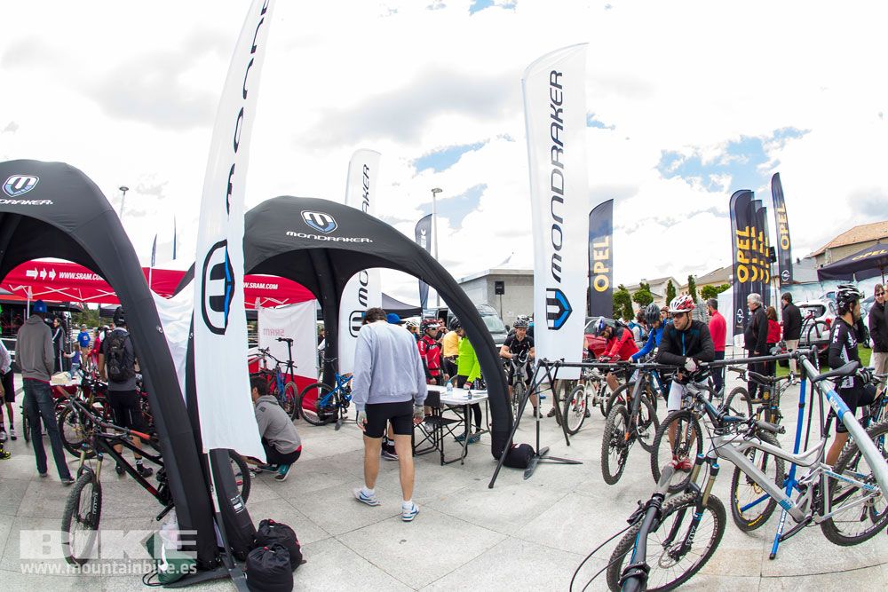 Zona Expo y exhibiciones Test The Best 2014-2