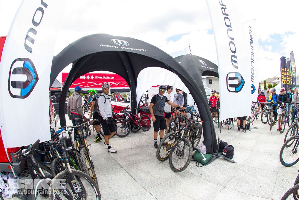 Zona Expo y exhibiciones Test The Best 2014-2