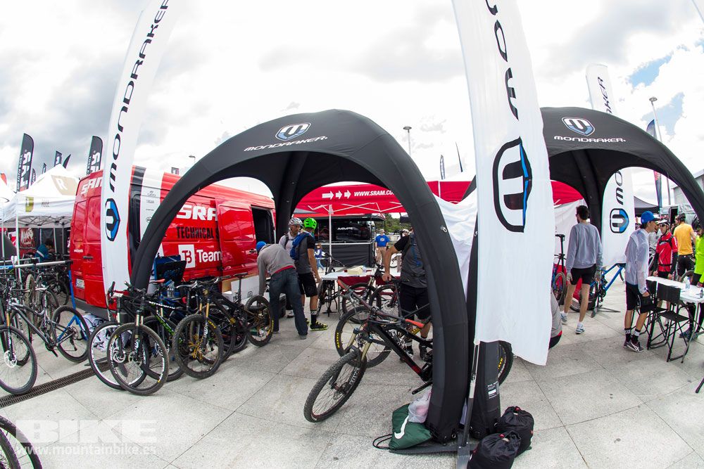 Zona Expo y exhibiciones Test The Best 2014-2