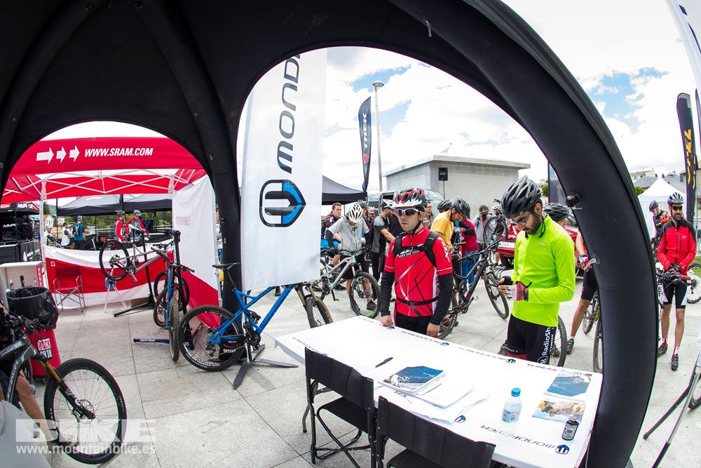 Zona Expo y exhibiciones Test The Best 2014-2