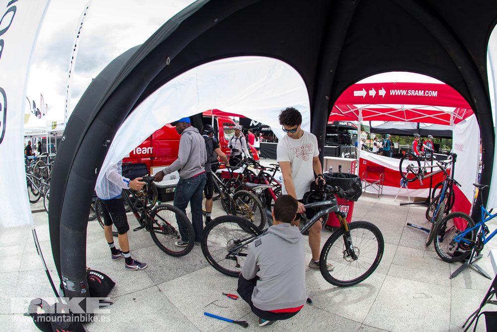 Zona Expo y exhibiciones Test The Best 2014-2