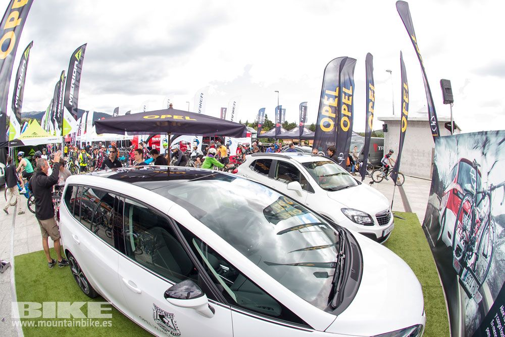 Zona Expo y exhibiciones Test The Best 2014-2
