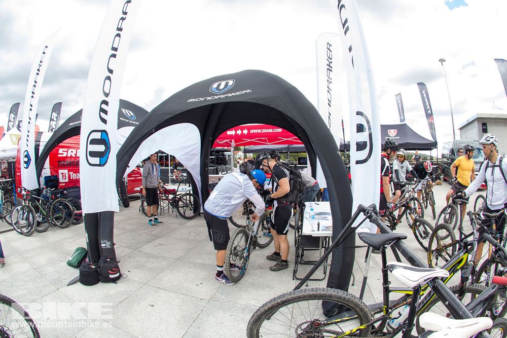 Zona Expo y exhibiciones Test The Best 2014-2