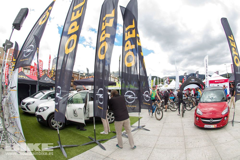 Zona Expo y exhibiciones Test The Best 2014-2