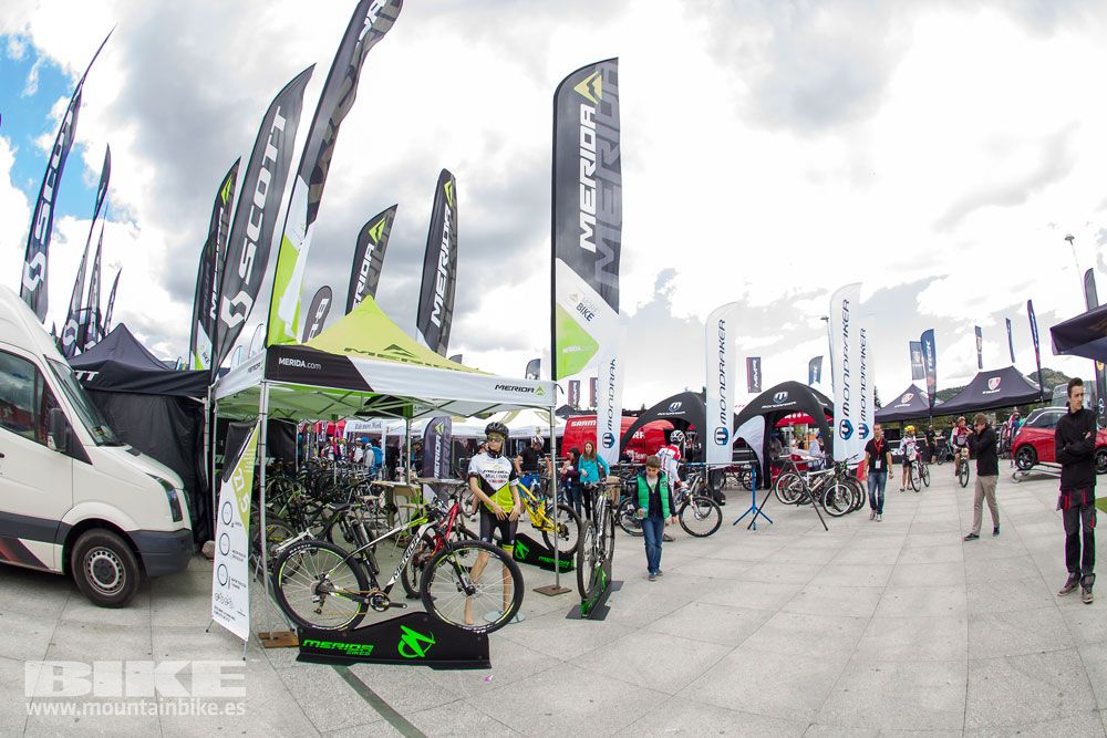 Zona Expo y exhibiciones Test The Best 2014-2