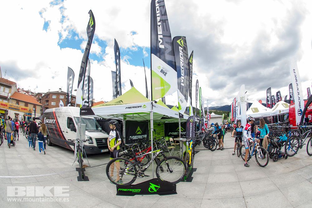 Zona Expo y exhibiciones Test The Best 2014-2