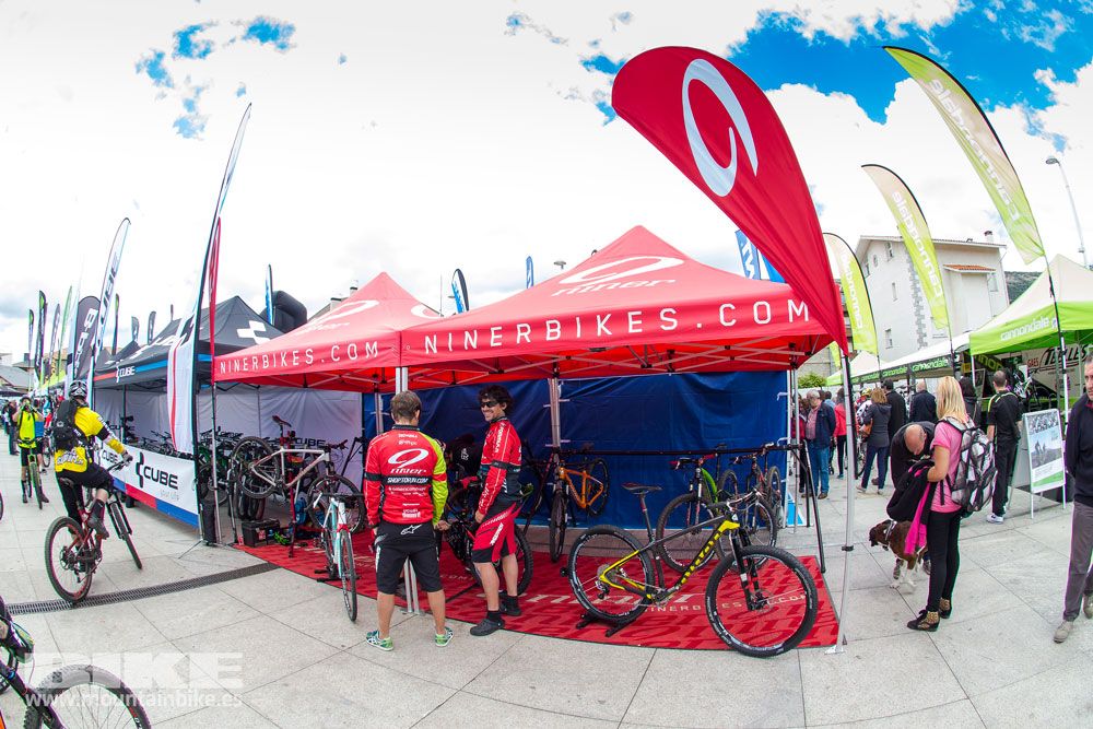 Zona Expo y exhibiciones Test The Best 2014-2