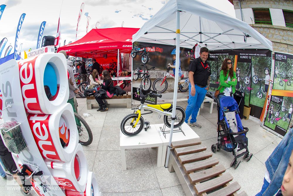 Zona Expo y exhibiciones Test The Best 2014-2