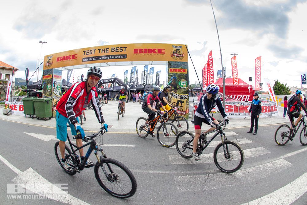 Zona Expo y exhibiciones Test The Best 2014-3