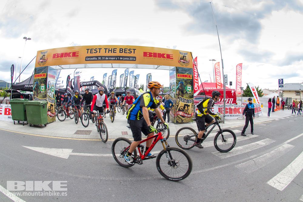 Zona Expo y exhibiciones Test The Best 2014-3