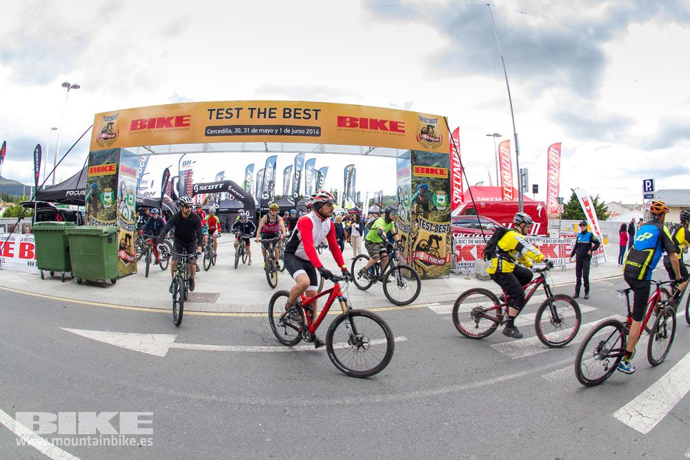 Zona Expo y exhibiciones Test The Best 2014-3