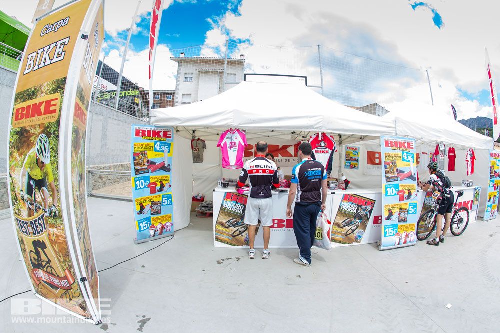 Zona Expo y exhibiciones Test The Best 2014-3