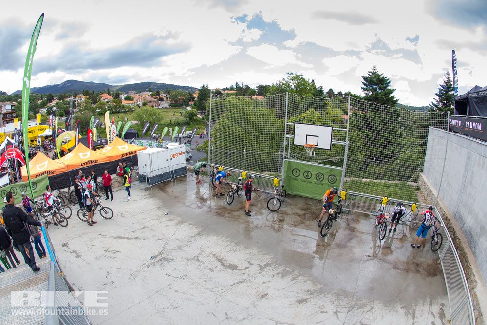 Zona Expo y exhibiciones Test The Best 2014-3