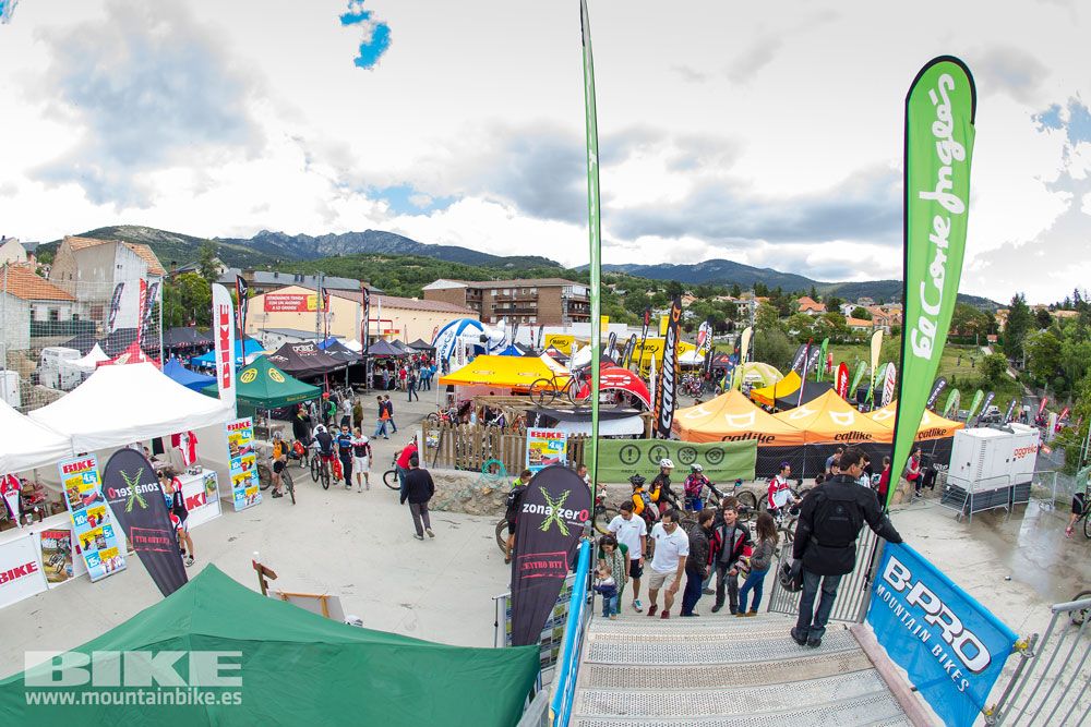 Zona Expo y exhibiciones Test The Best 2014-3